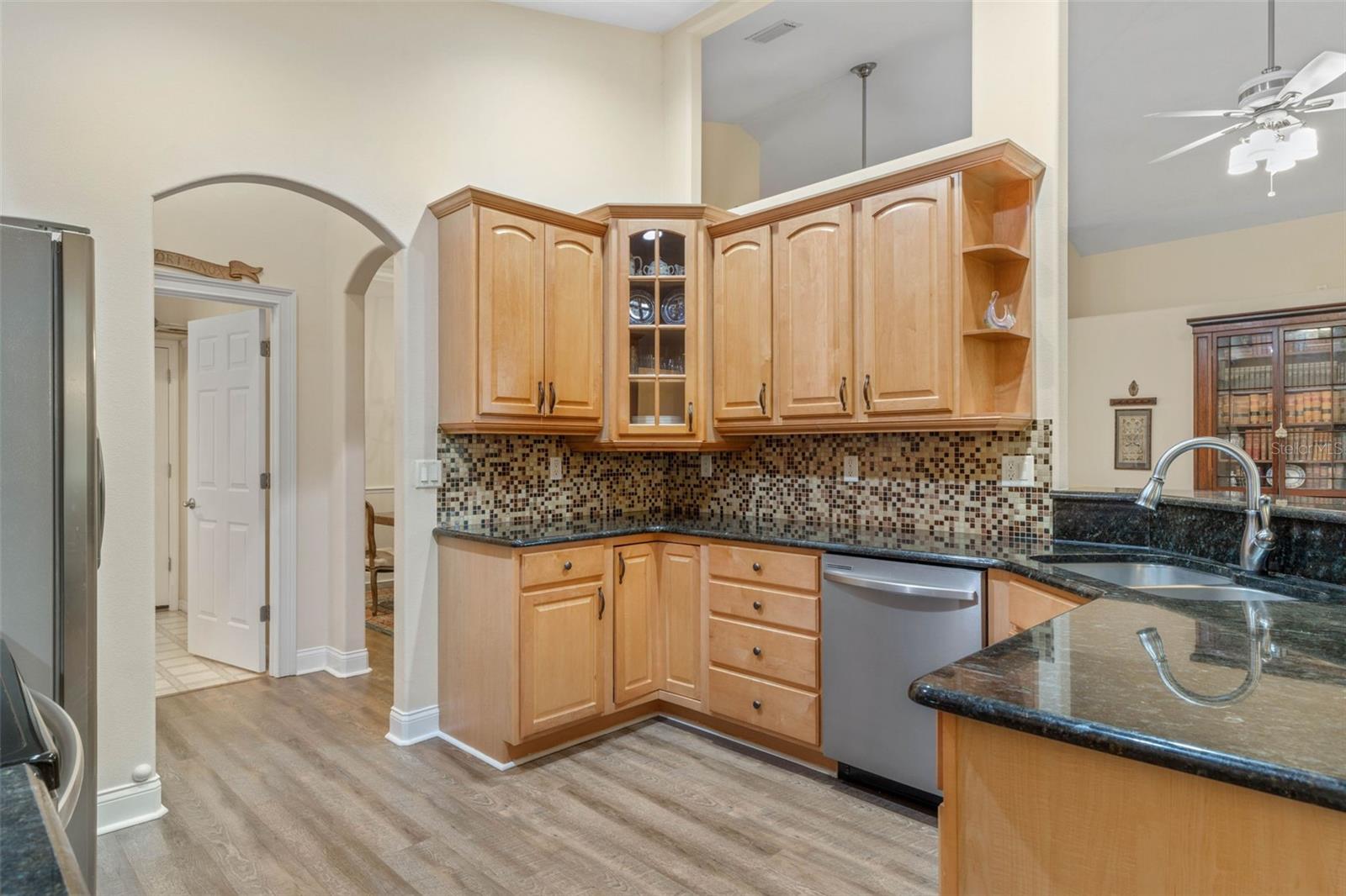 27 WHISPERING PINE DR