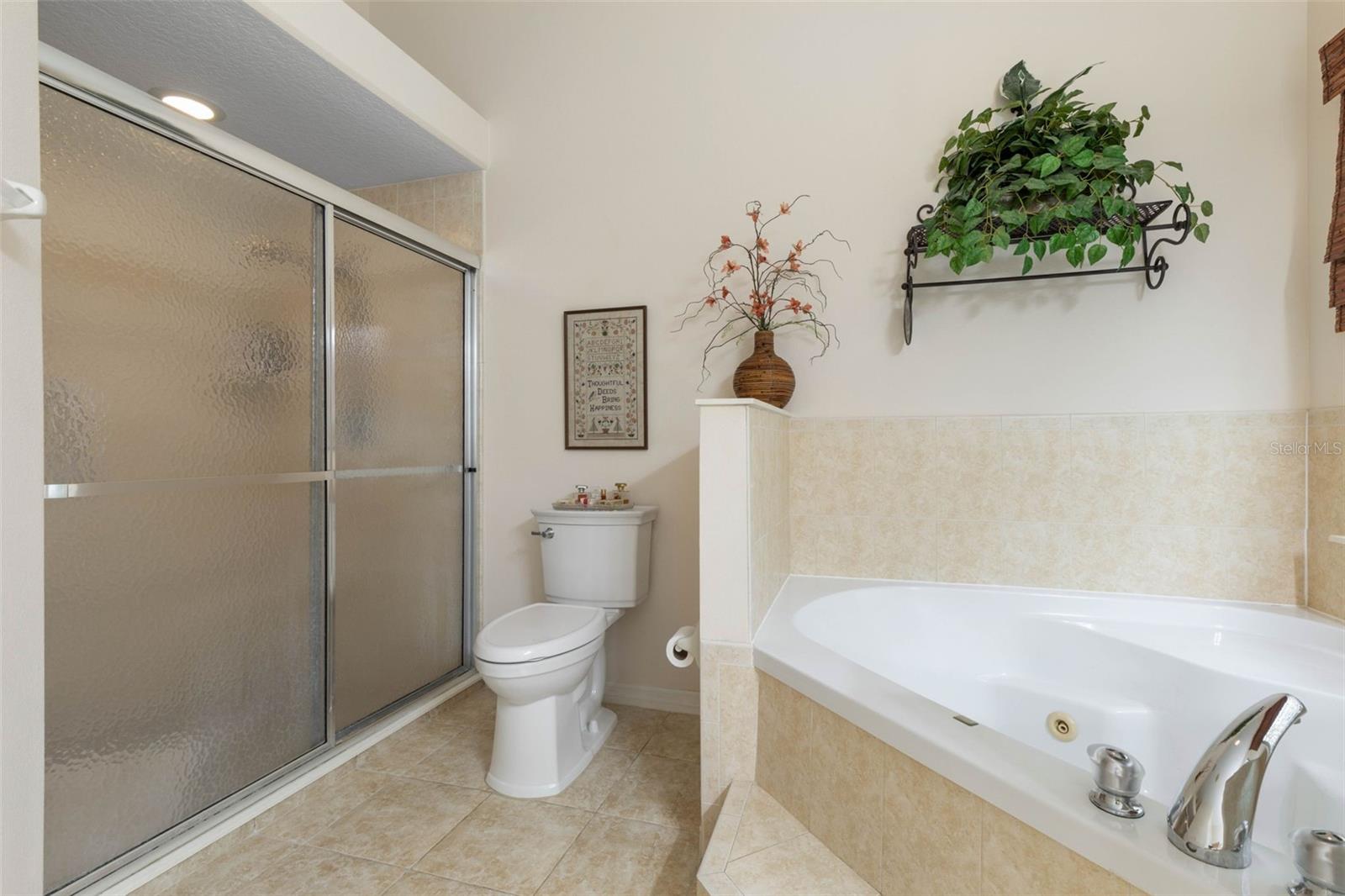 27 WHISPERING PINE DR