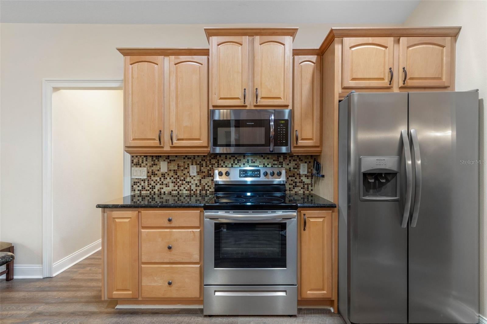 27 WHISPERING PINE DR