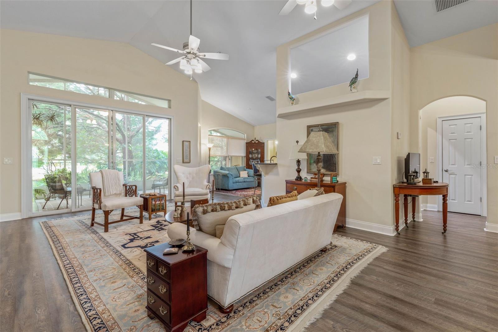 27 WHISPERING PINE DR