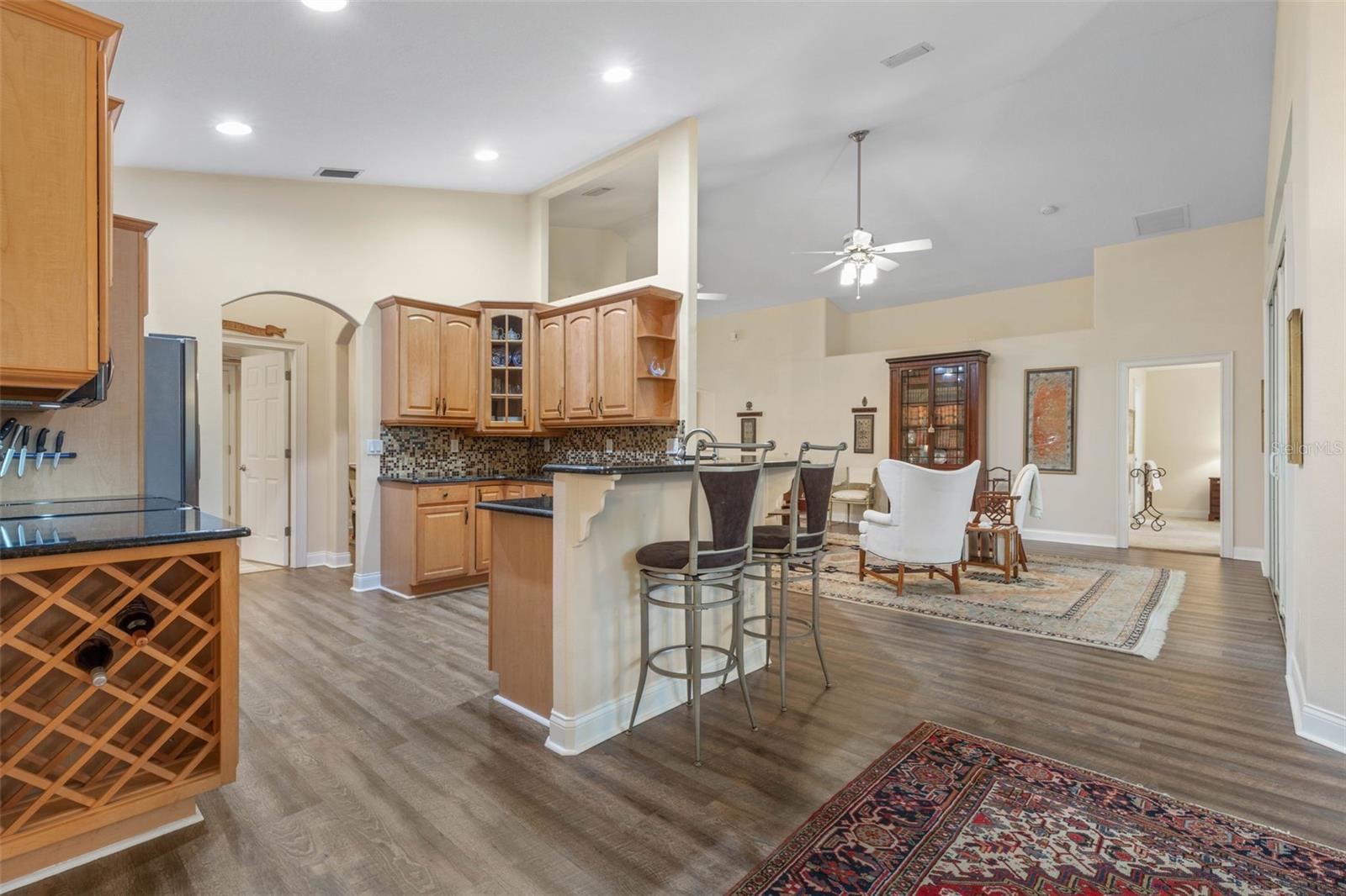 27 WHISPERING PINE DR