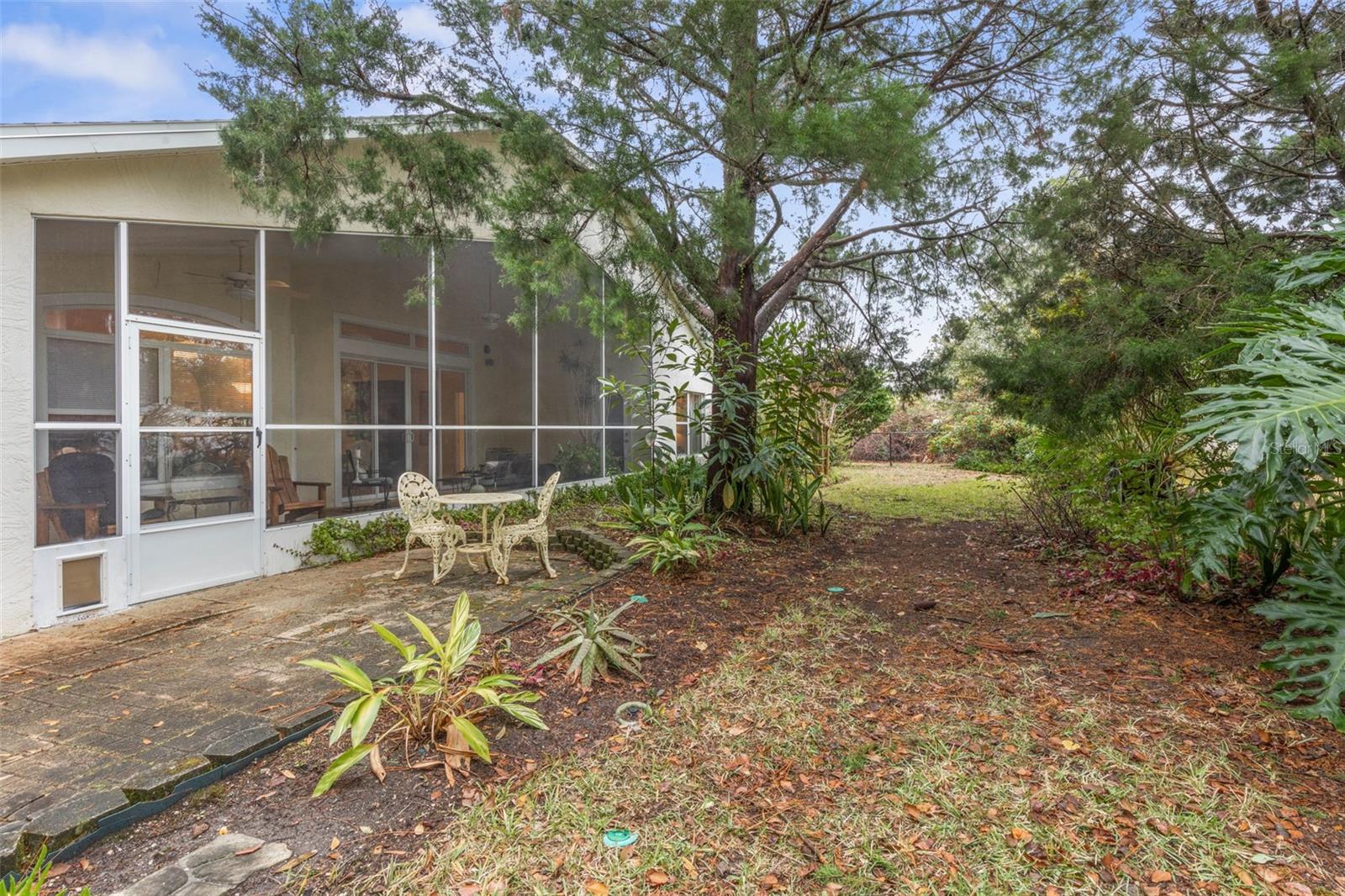 27 WHISPERING PINE DR