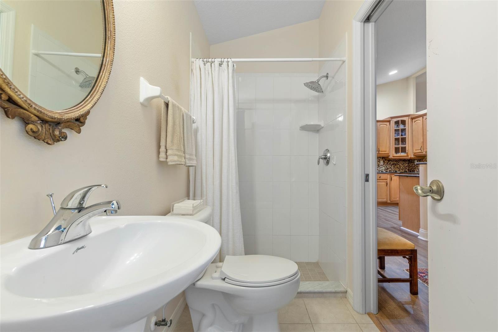 27 WHISPERING PINE DR