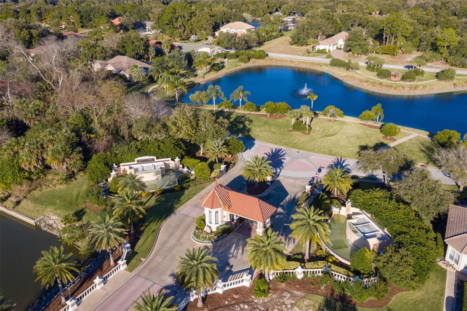 57 OLD OAK DR S
