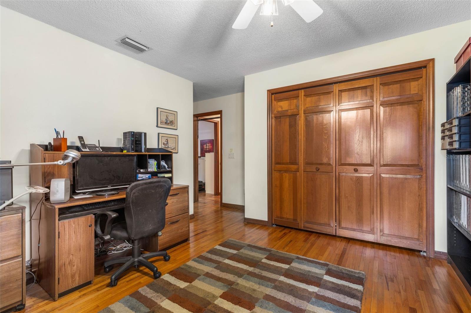 39 BRONSON LN