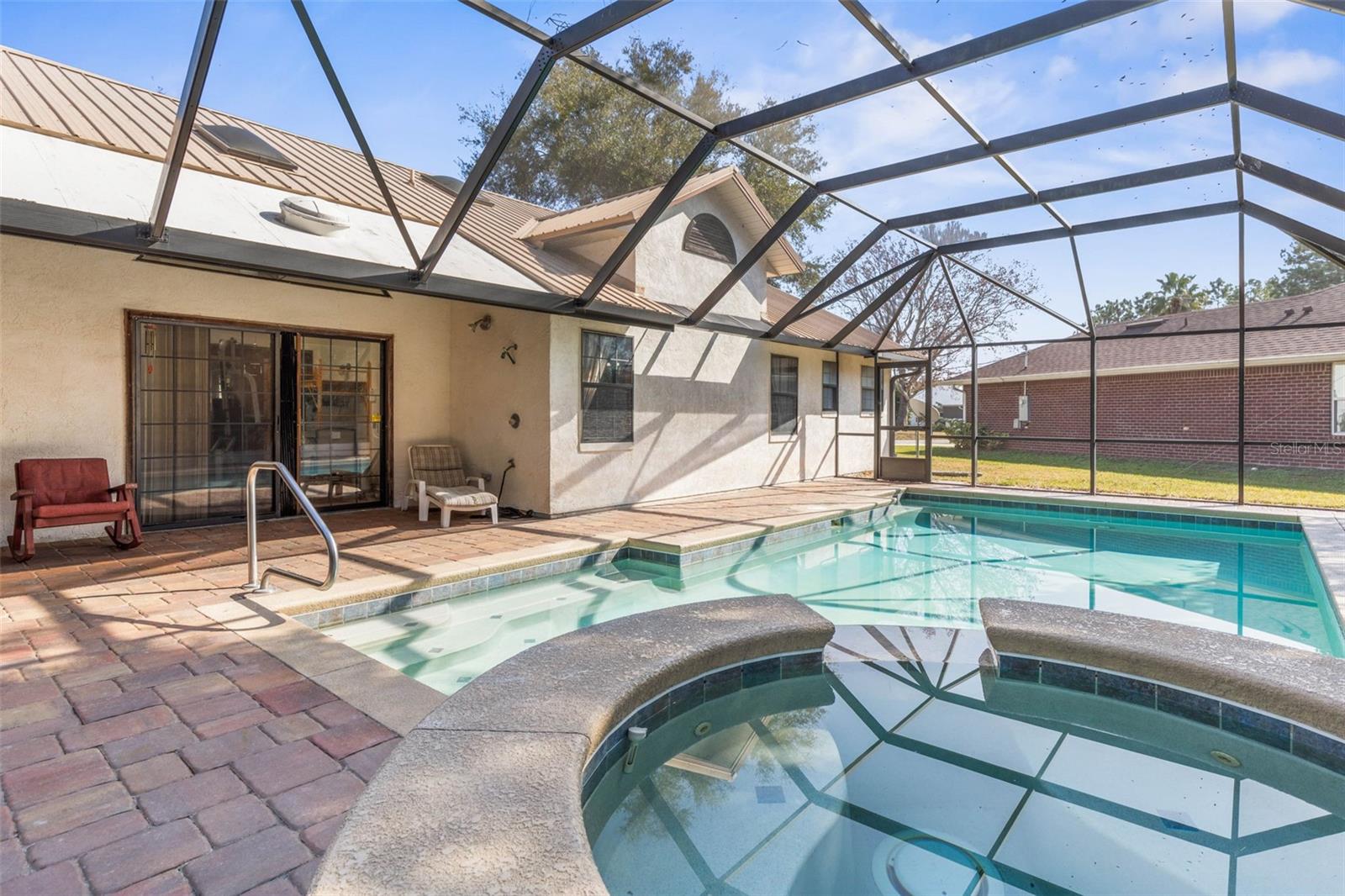 39 BRONSON LN
