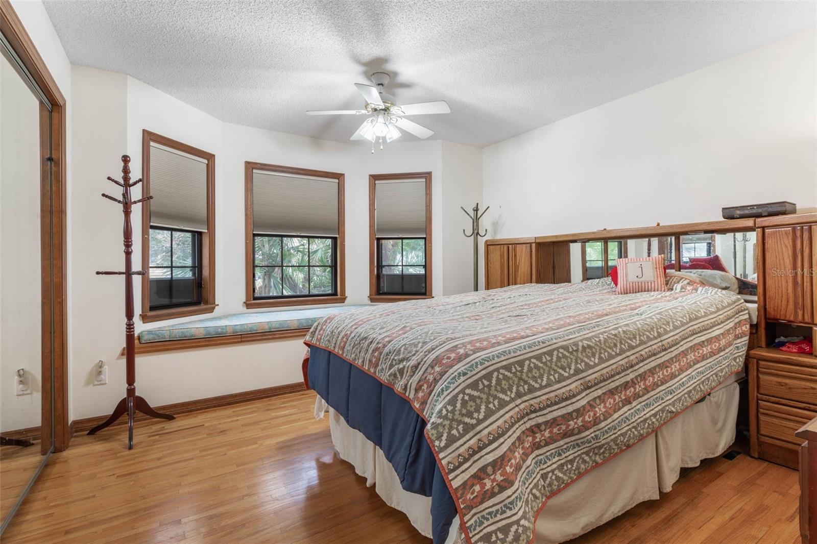 39 BRONSON LN