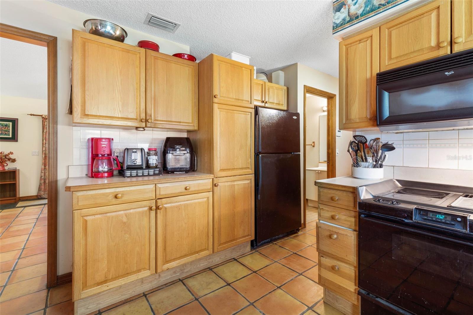 39 BRONSON LN