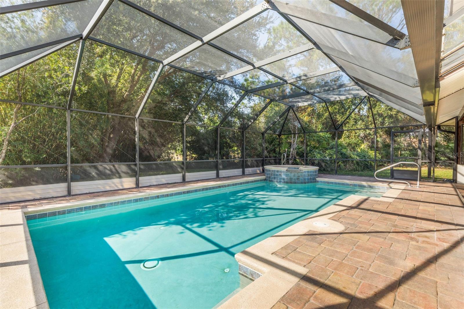 39 BRONSON LN