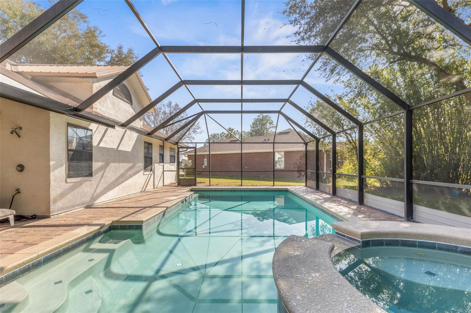 39 BRONSON LN
