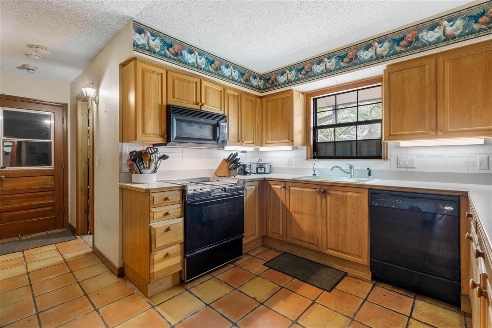 39 BRONSON LN