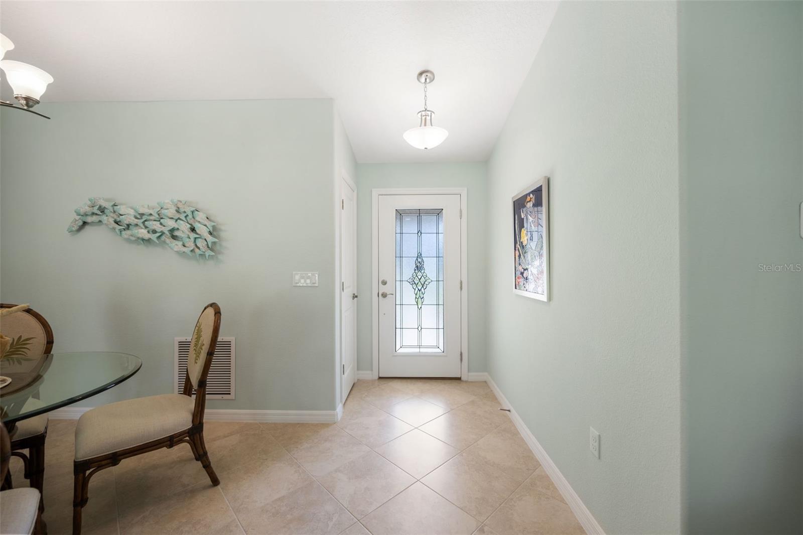 65 FOUNTAIN GATE LN