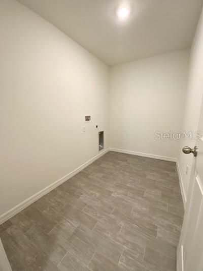 21 WOODWARD LN