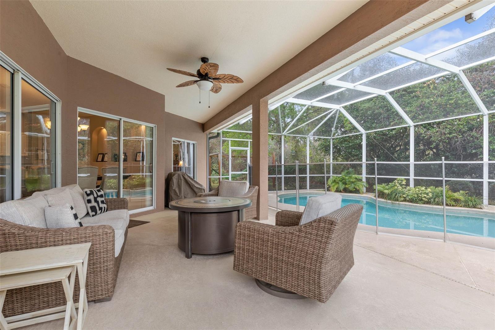 3 ROYAL OAK DR