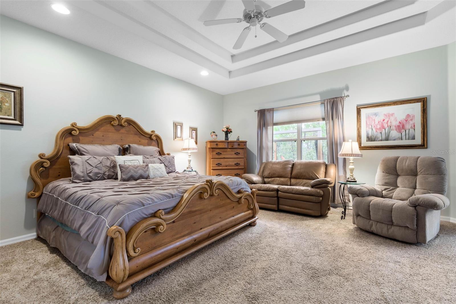 3 ROYAL OAK DR