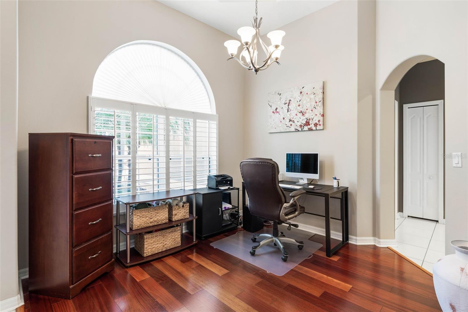 3 ROYAL OAK DR