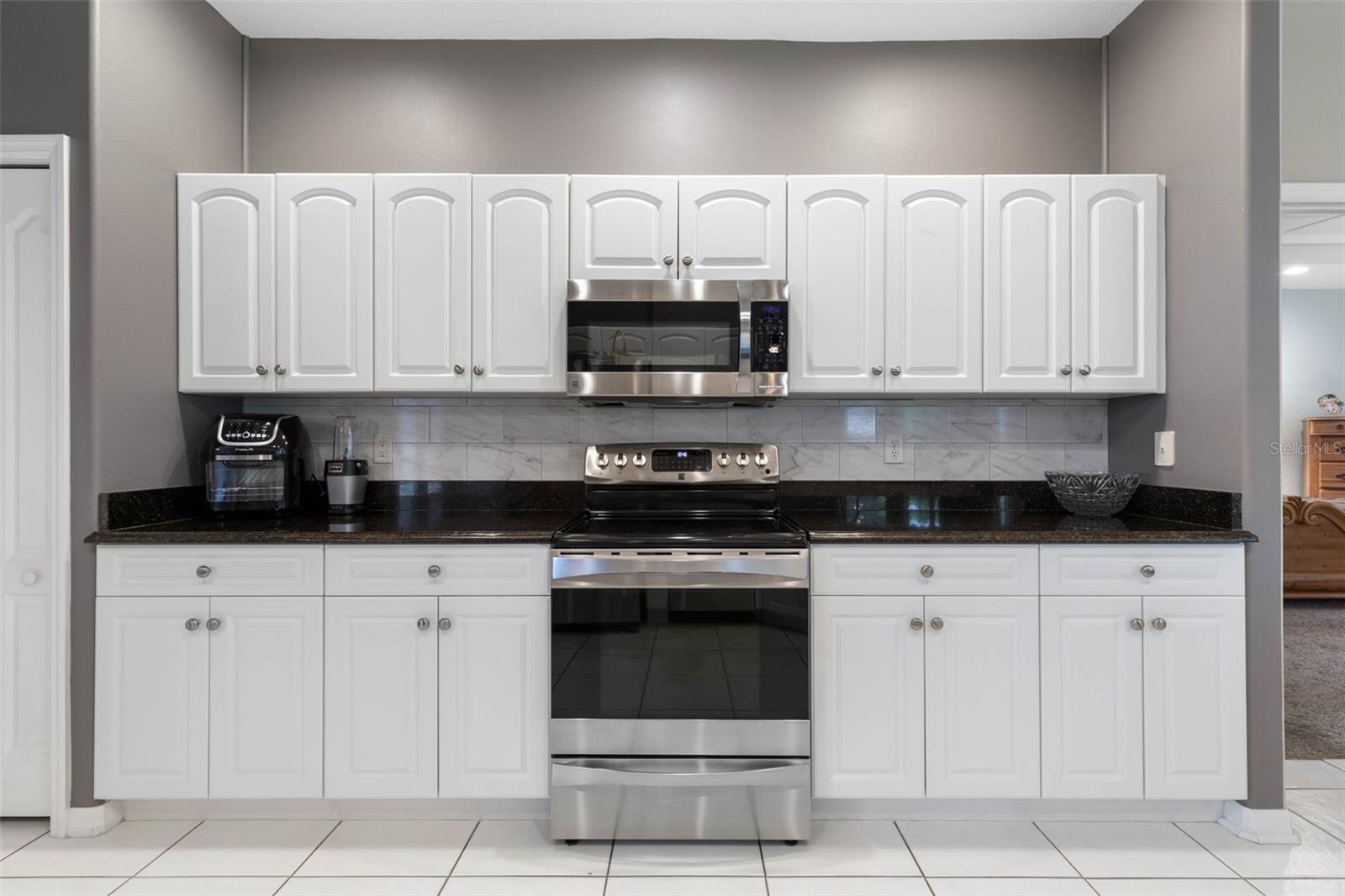 3 ROYAL OAK DR