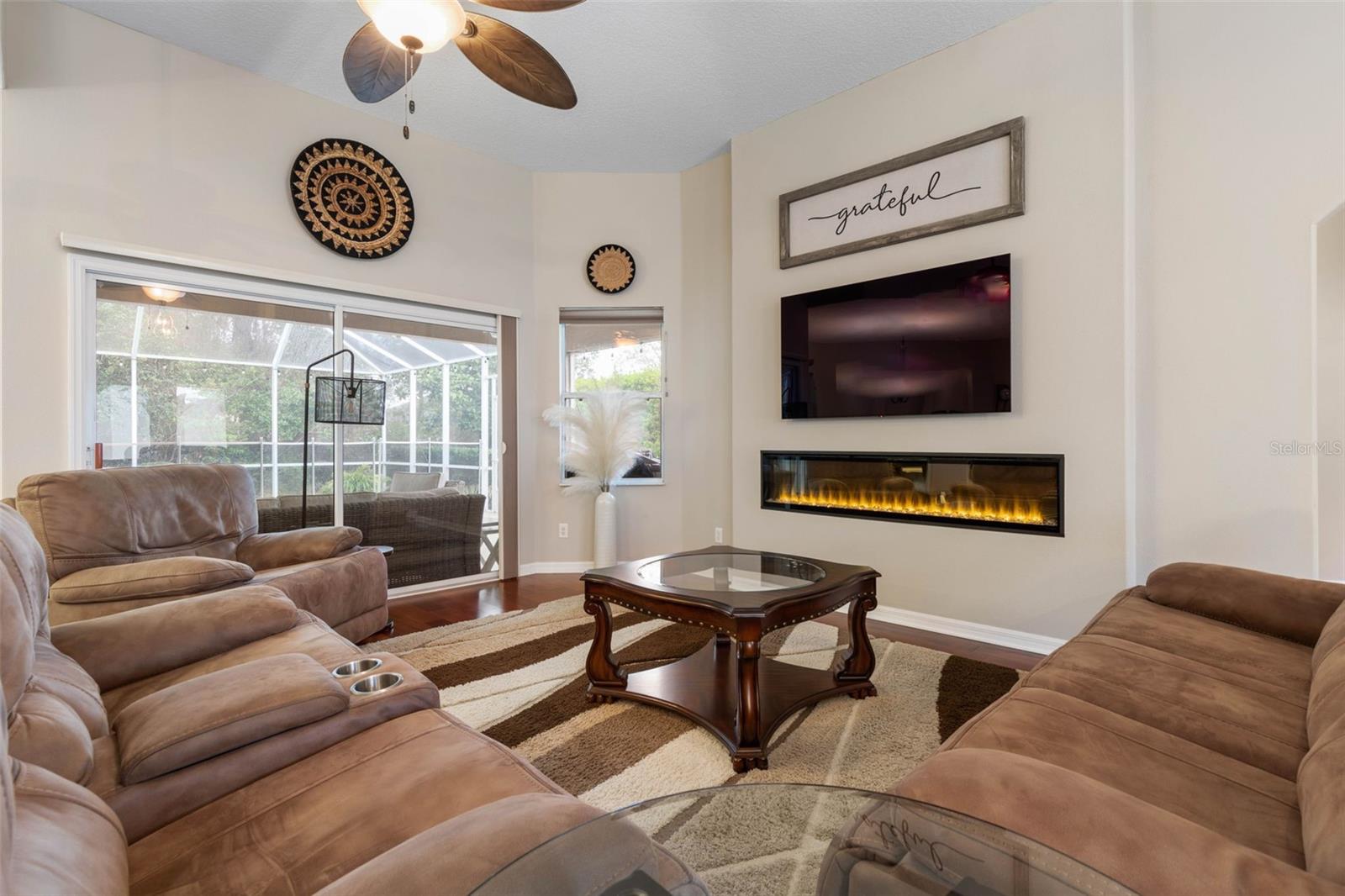 3 ROYAL OAK DR