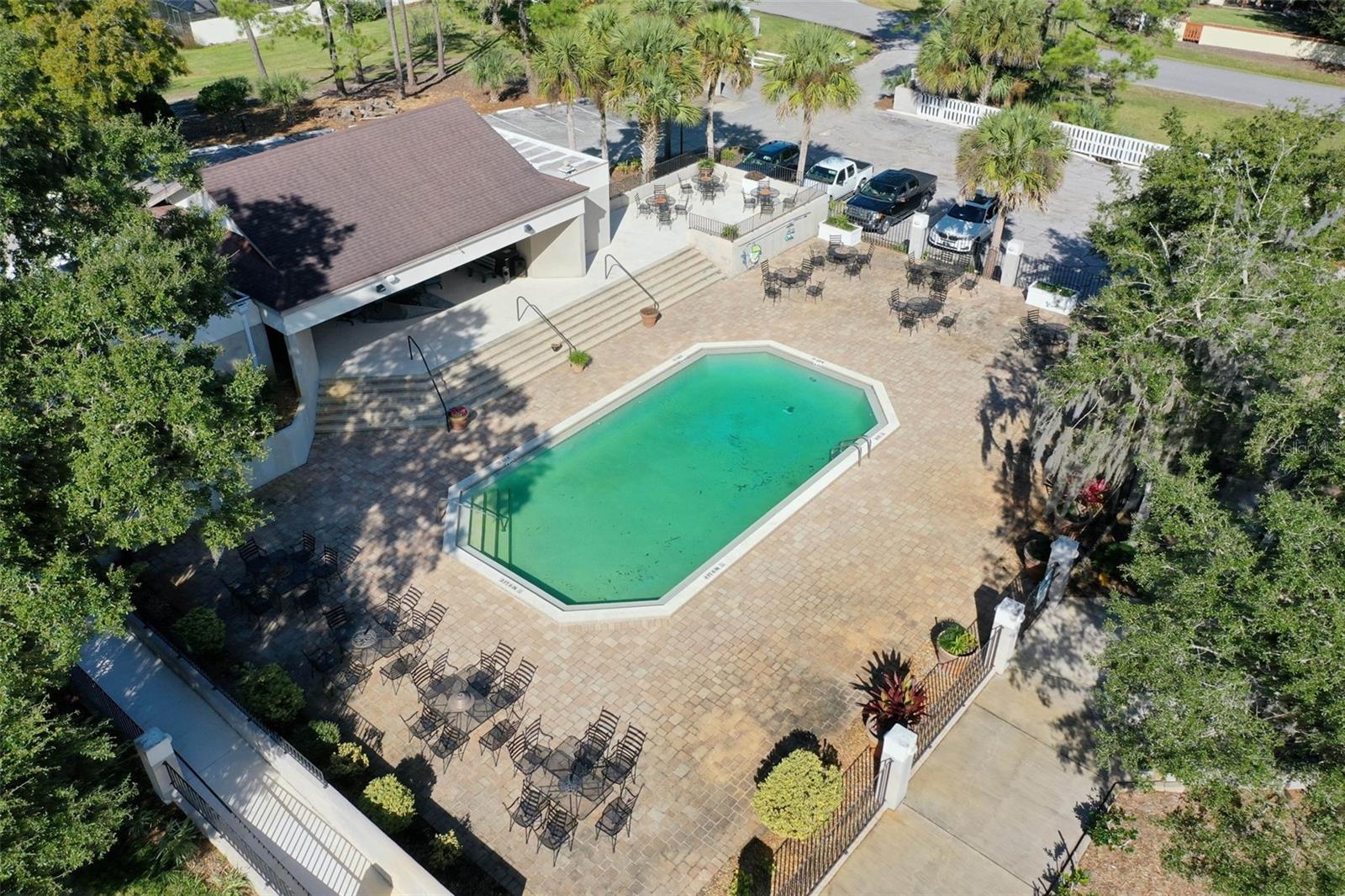 100 WESTBURY LN