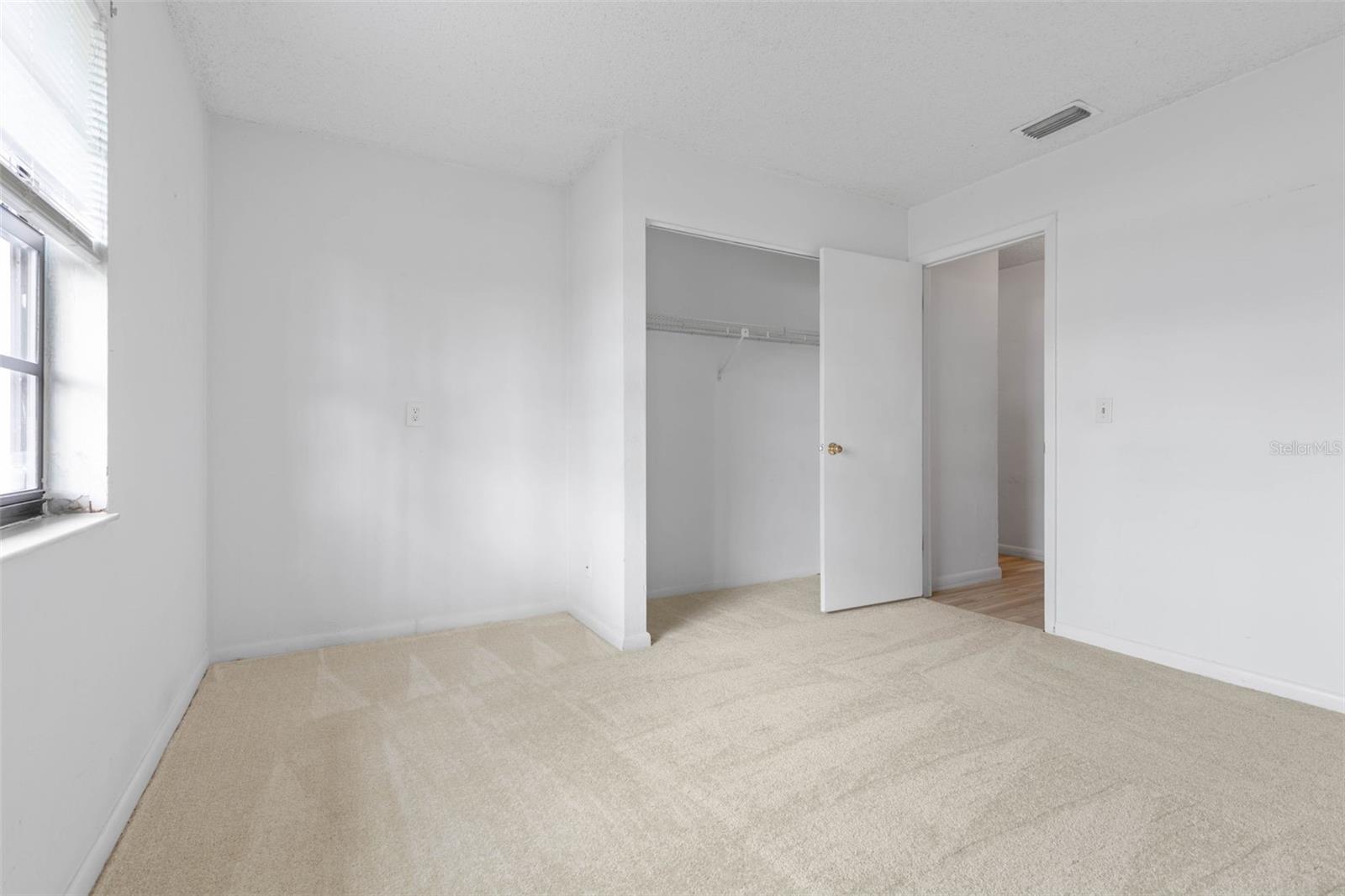100 WESTBURY LN