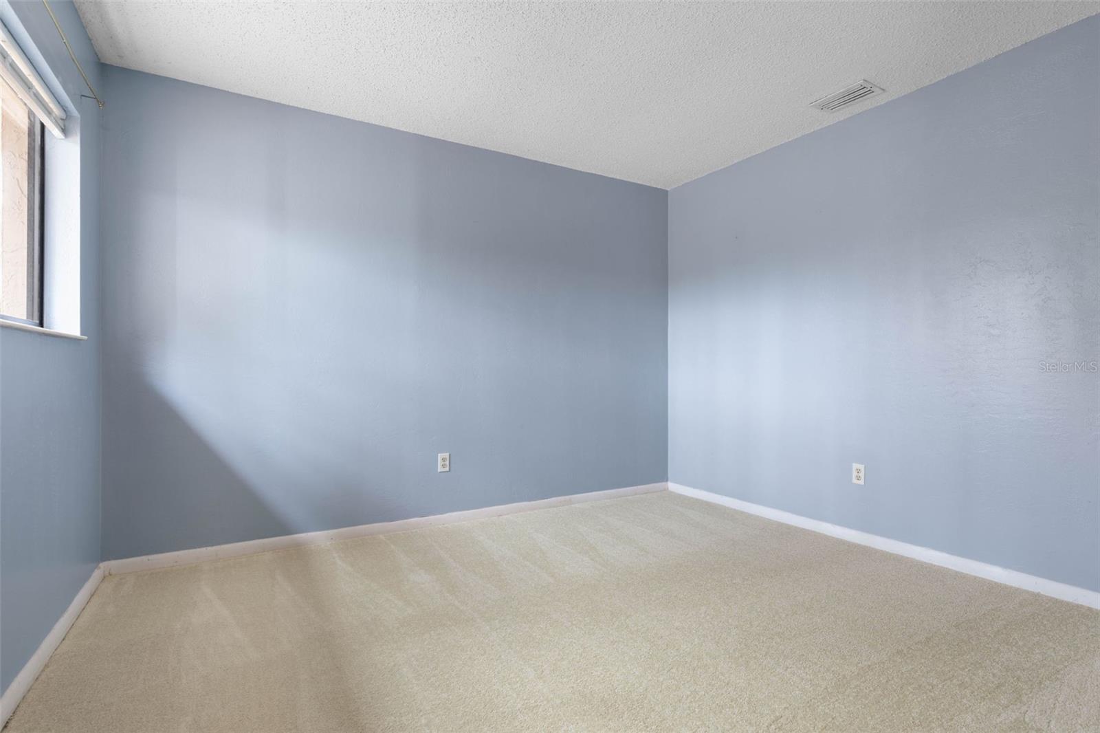 100 WESTBURY LN