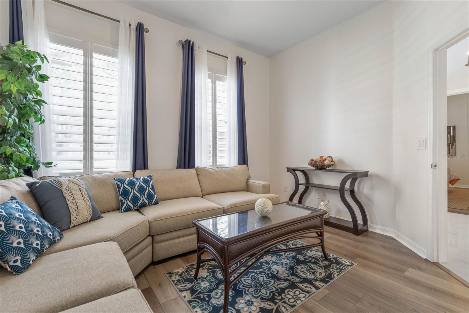 5 CAPTIVA AT LIONSPAW