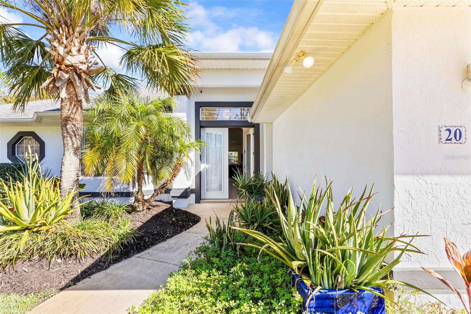 20 ETHAN ALLEN DR