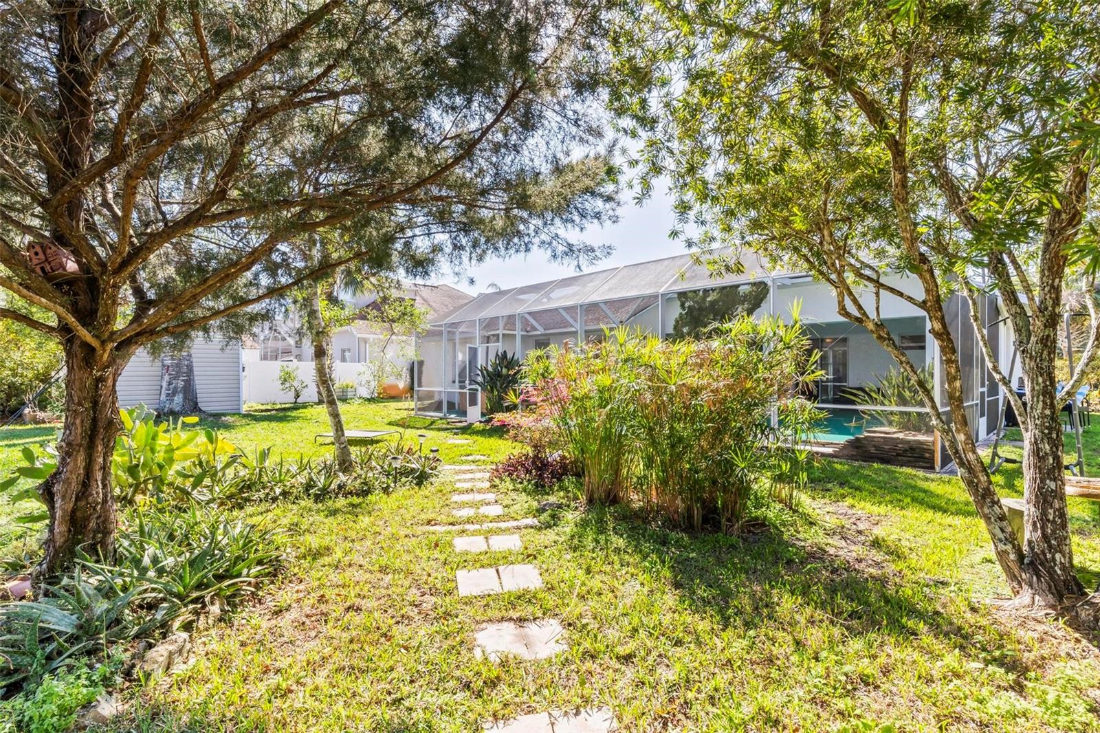 20 ETHAN ALLEN DR