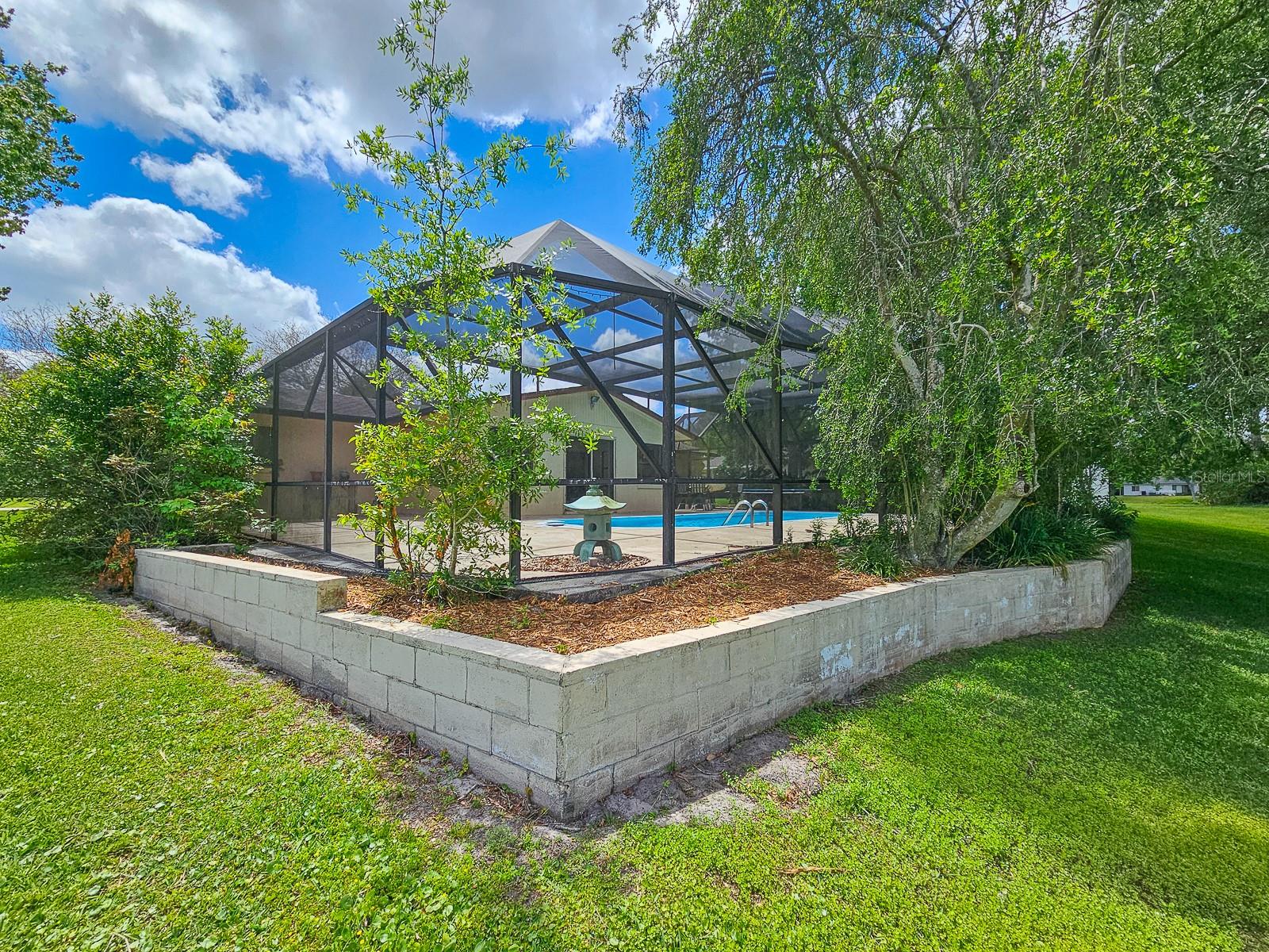83 FARRAGUT DR