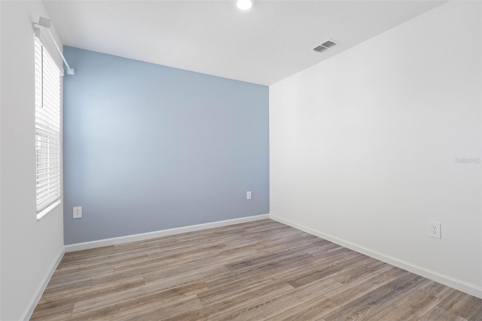 32 REDBUD RD