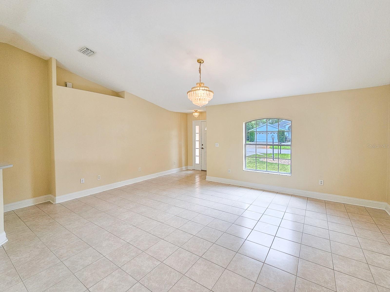 18 WHEATFIELD DR