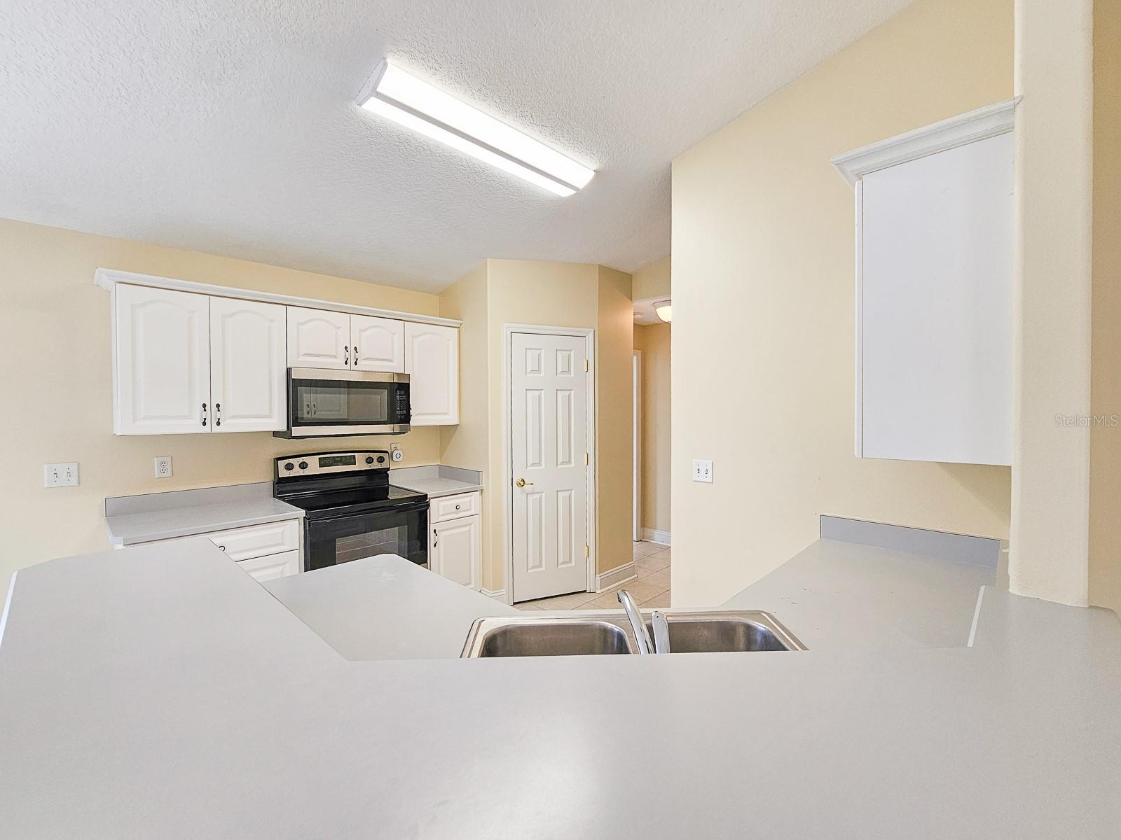 18 WHEATFIELD DR