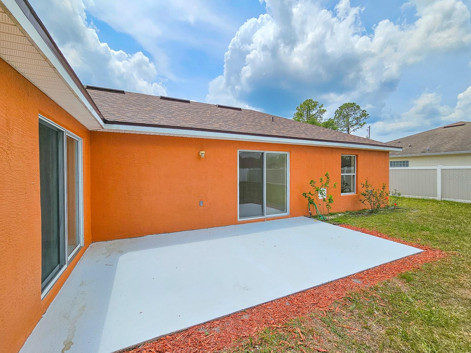 18 WHEATFIELD DR