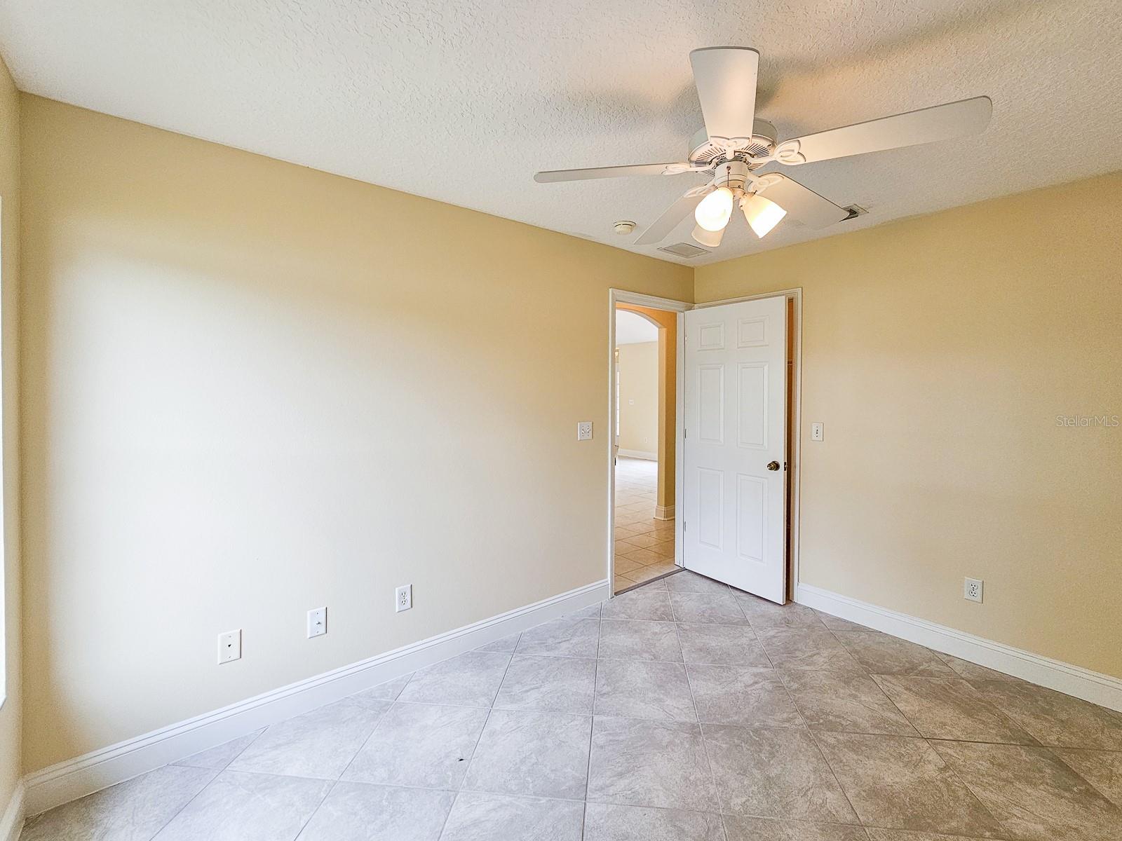 18 WHEATFIELD DR