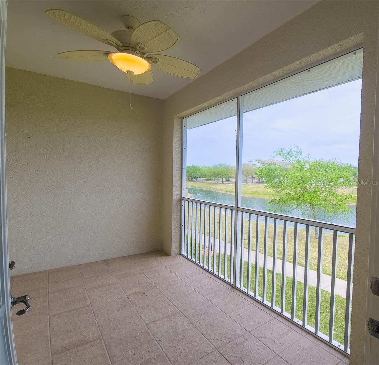 190 RIVERVIEW BND S #1023