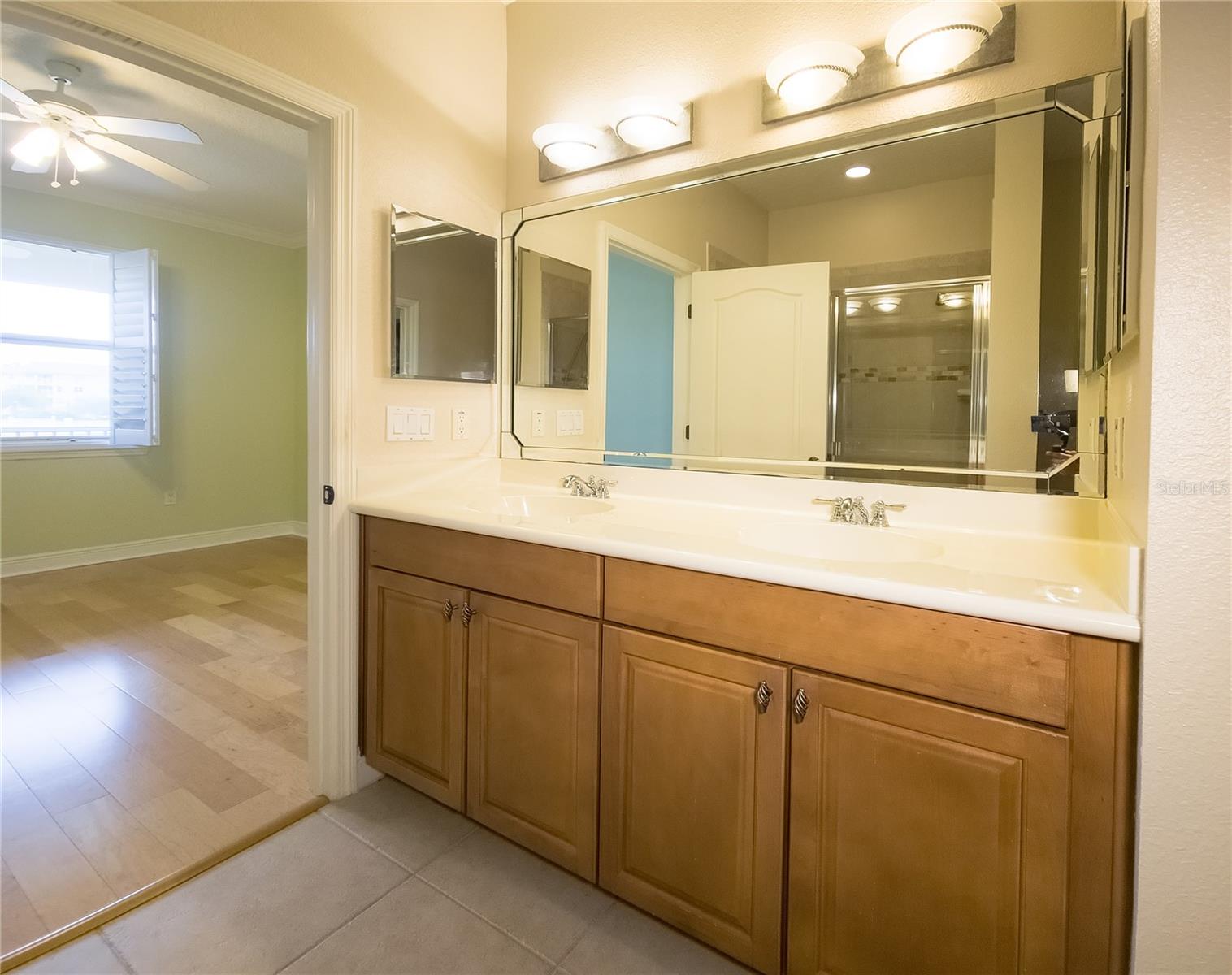 190 RIVERVIEW BND S #1023