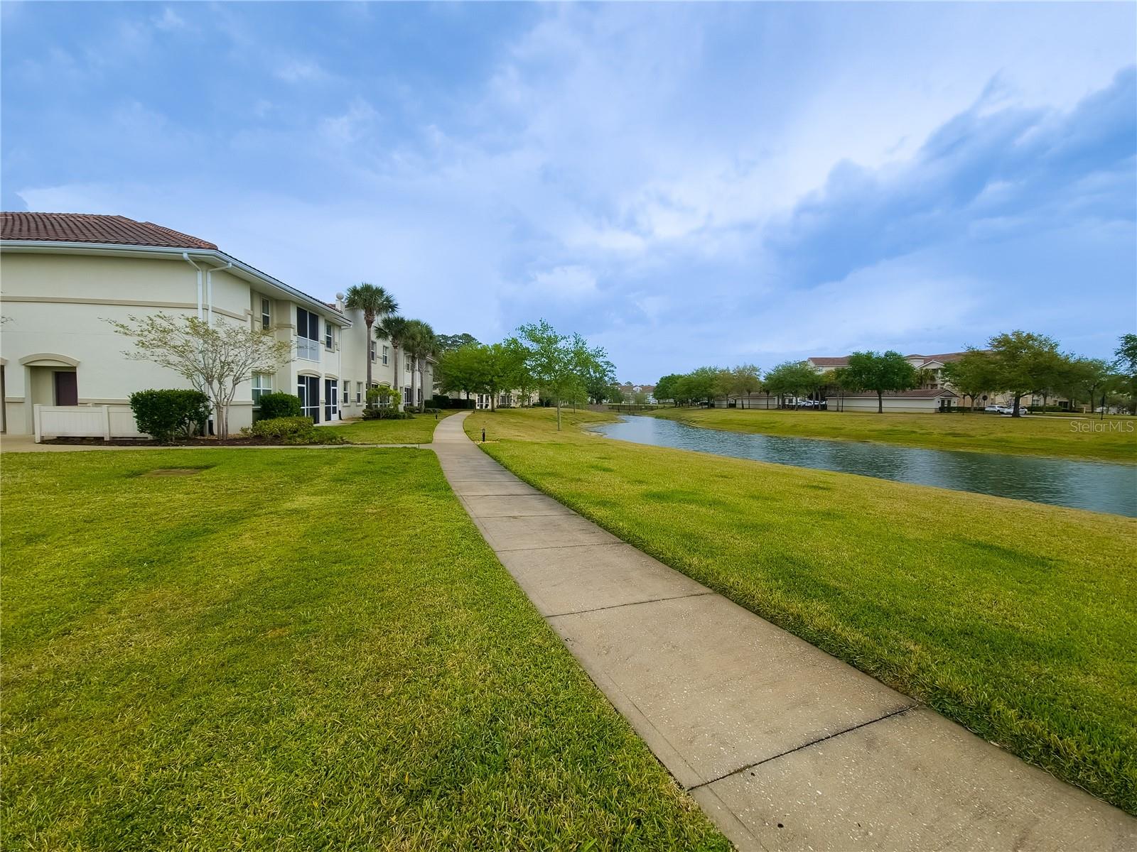 190 RIVERVIEW BND S #1023