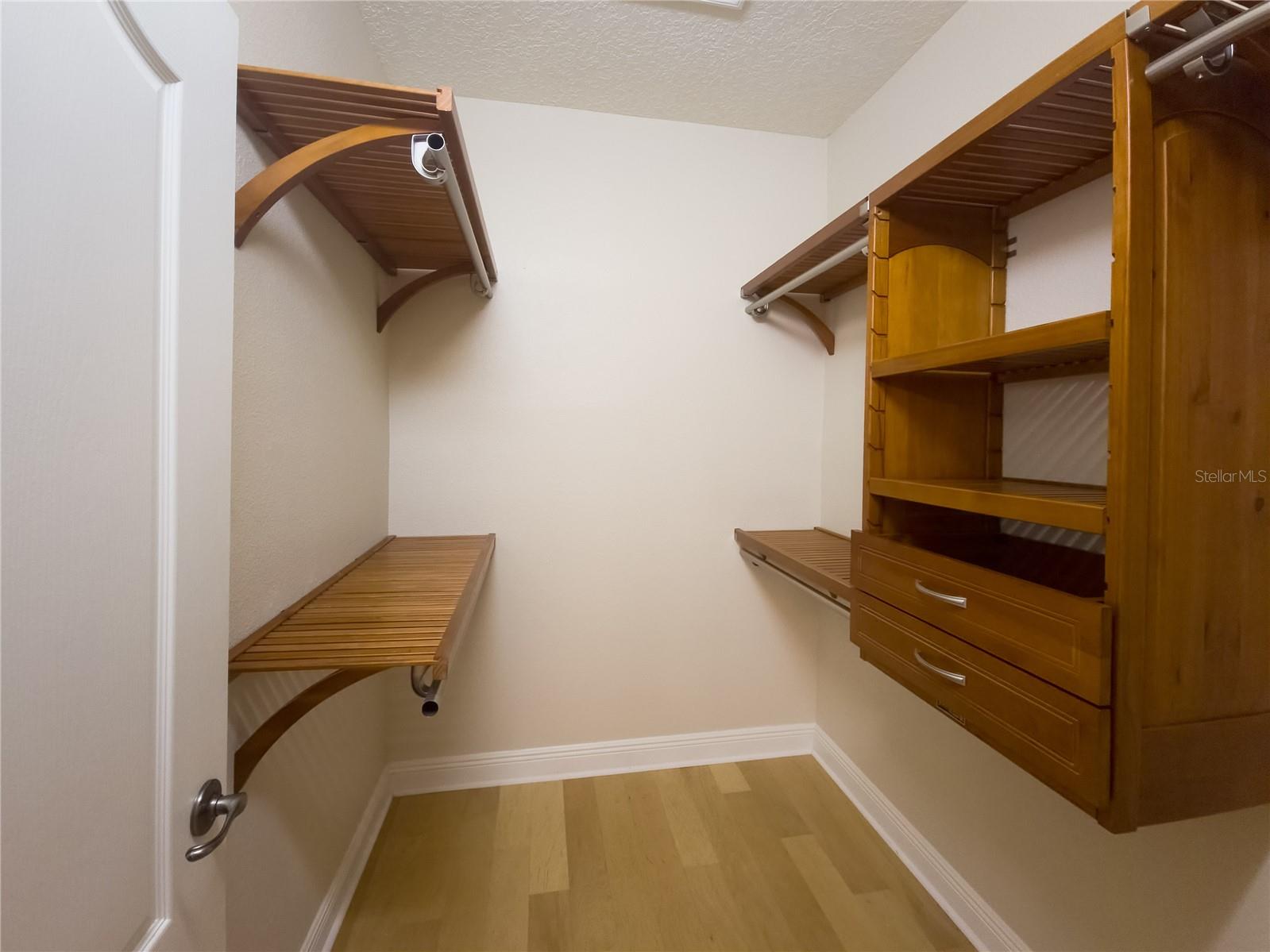 190 RIVERVIEW BND S #1023