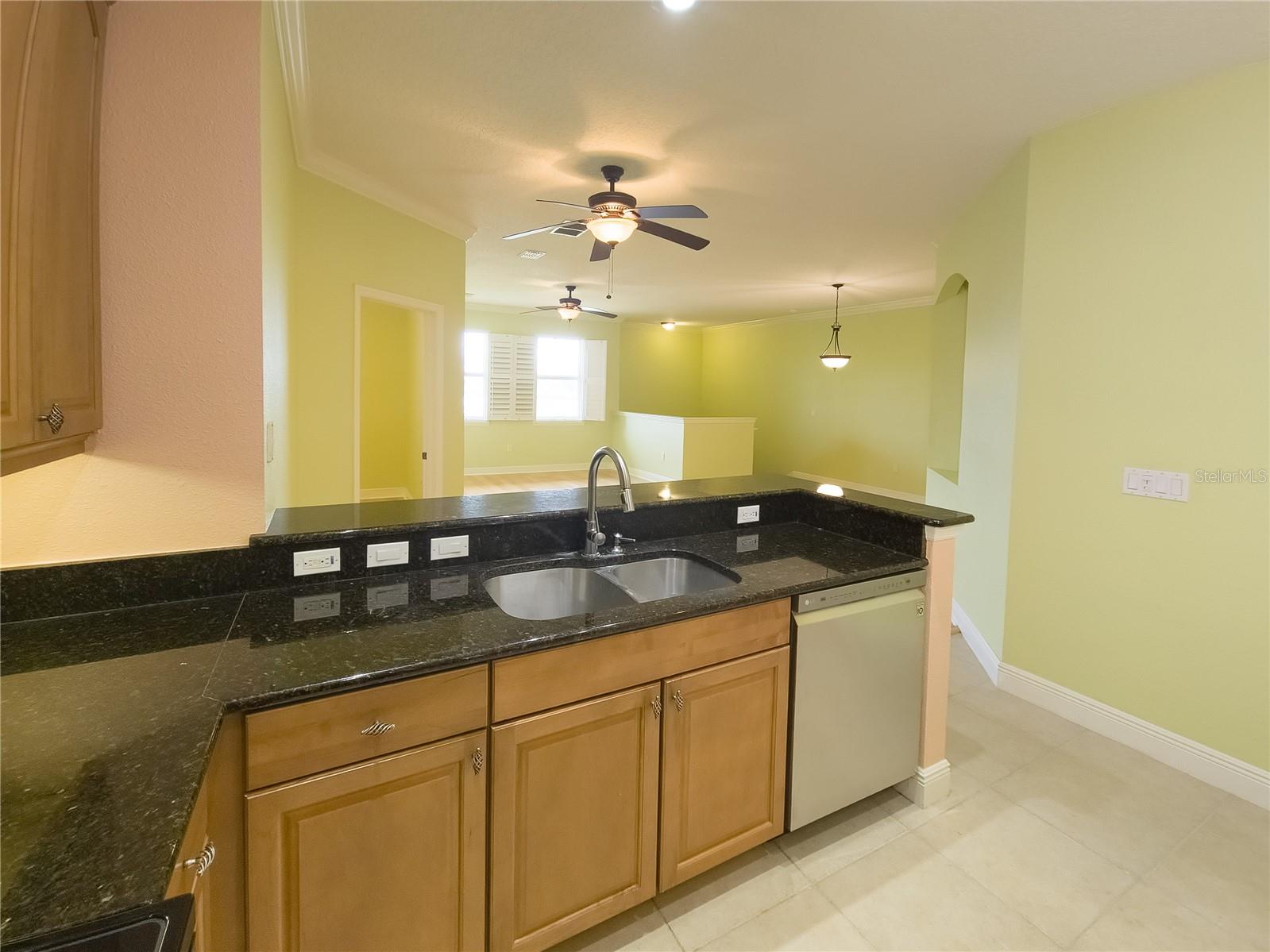 190 RIVERVIEW BND S #1023
