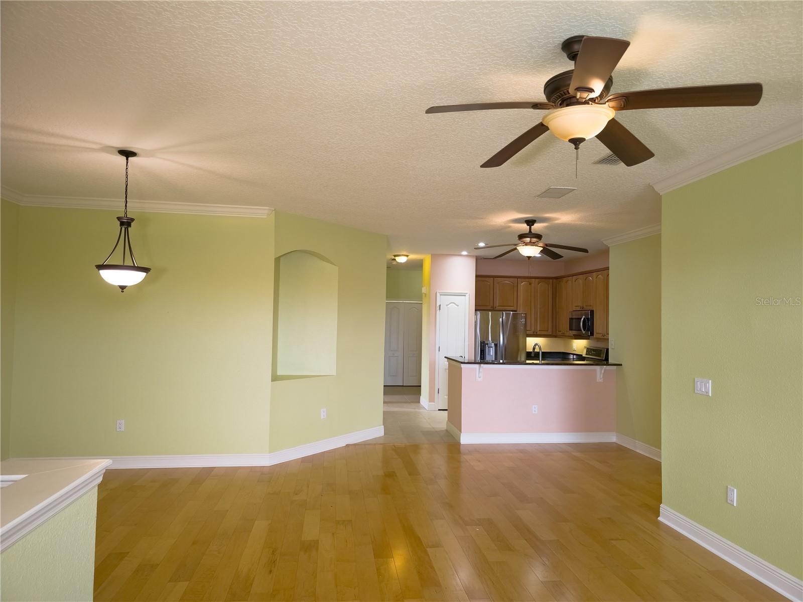 190 RIVERVIEW BND S #1023