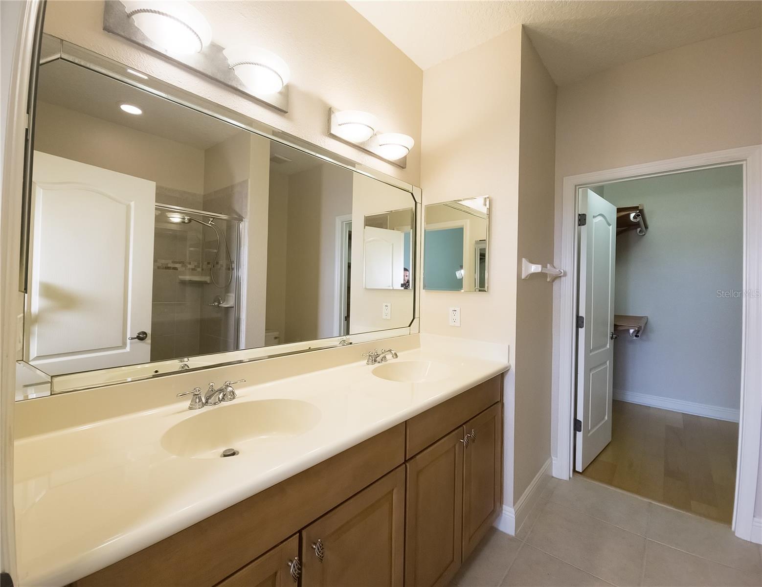 190 RIVERVIEW BND S #1023