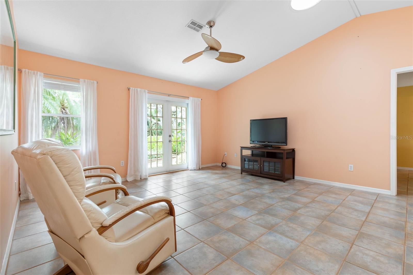 1440 S FLAGLER AVE