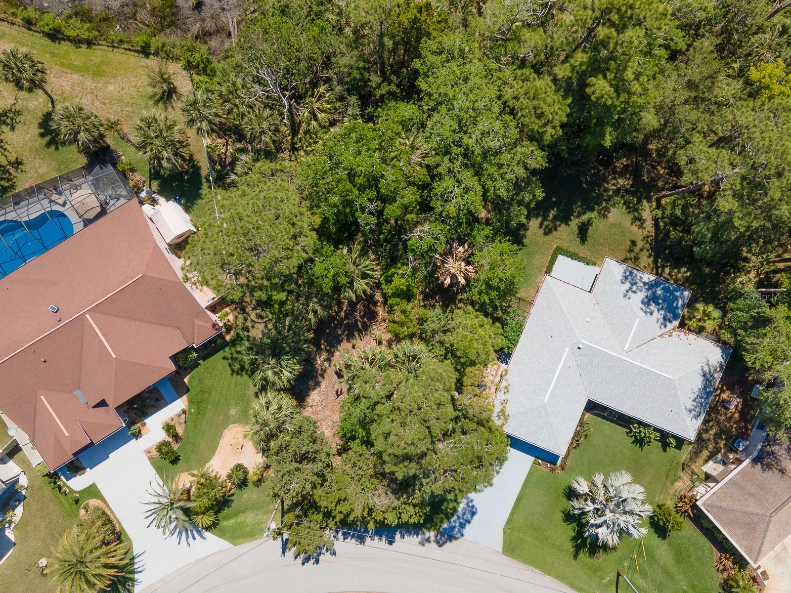 52 COLECHESTER LN