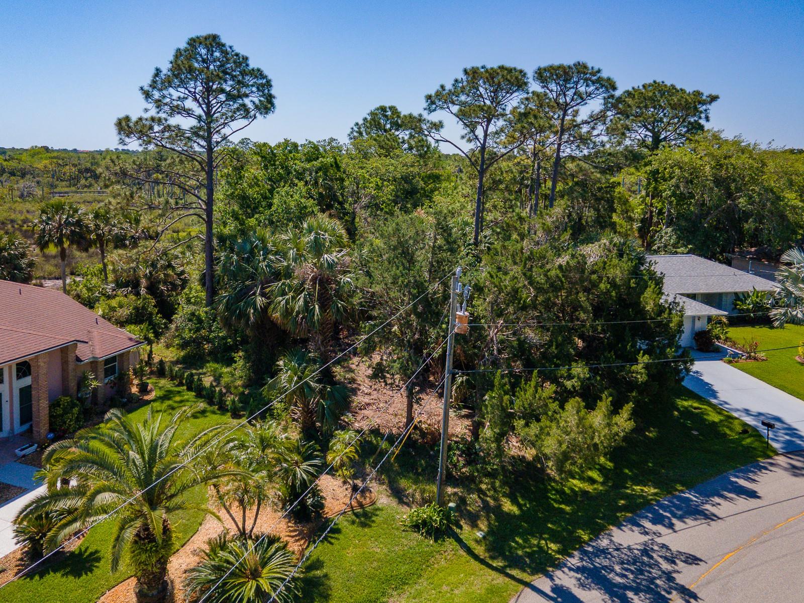 52 COLECHESTER LN