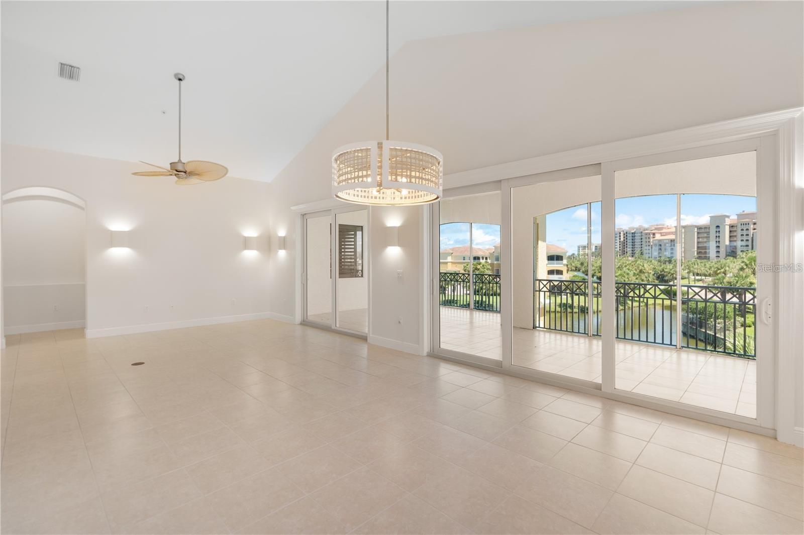 175 AVENUE DE LA MER #303