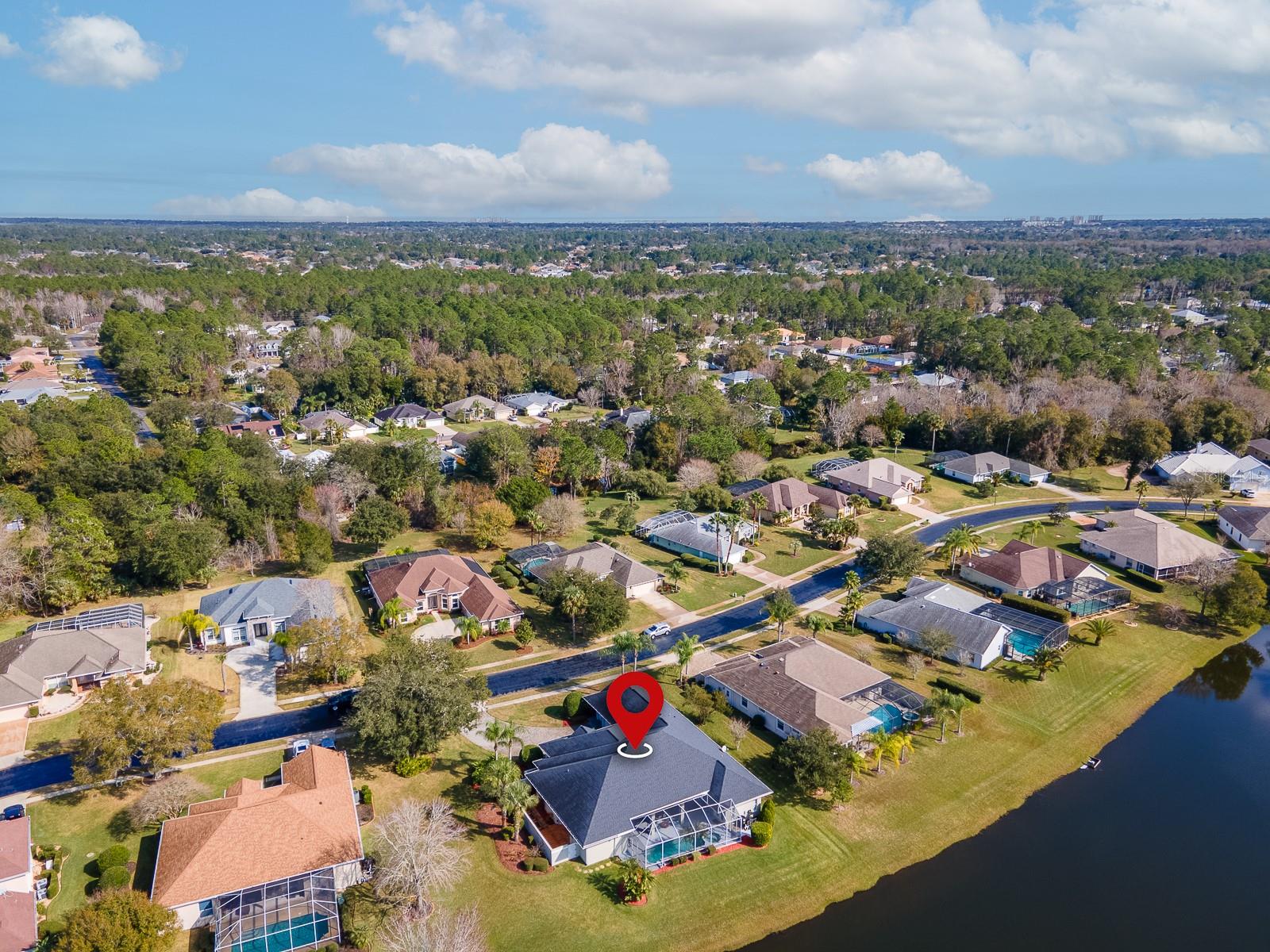 6 LAKESIDE PL E