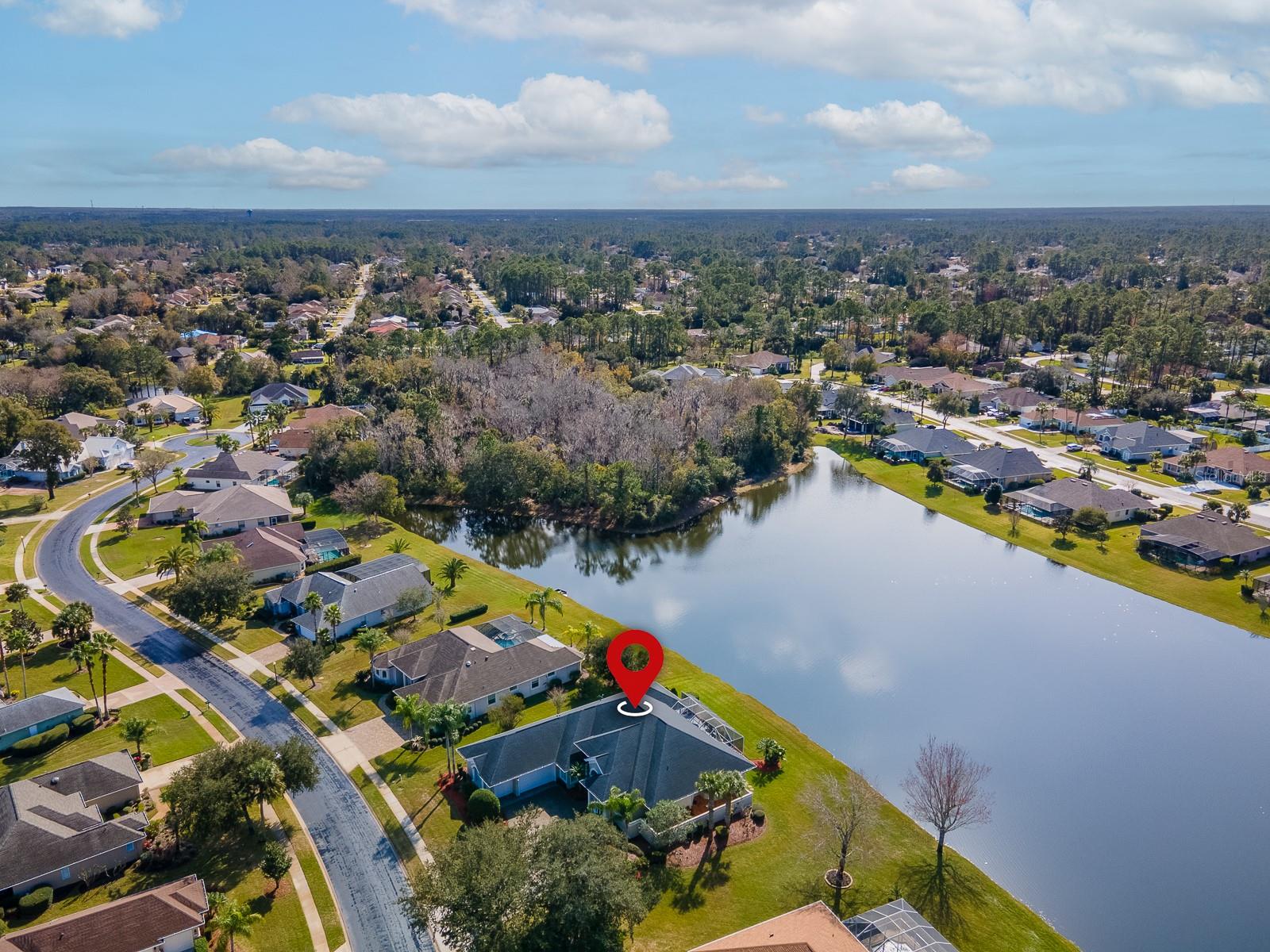 6 LAKESIDE PL E