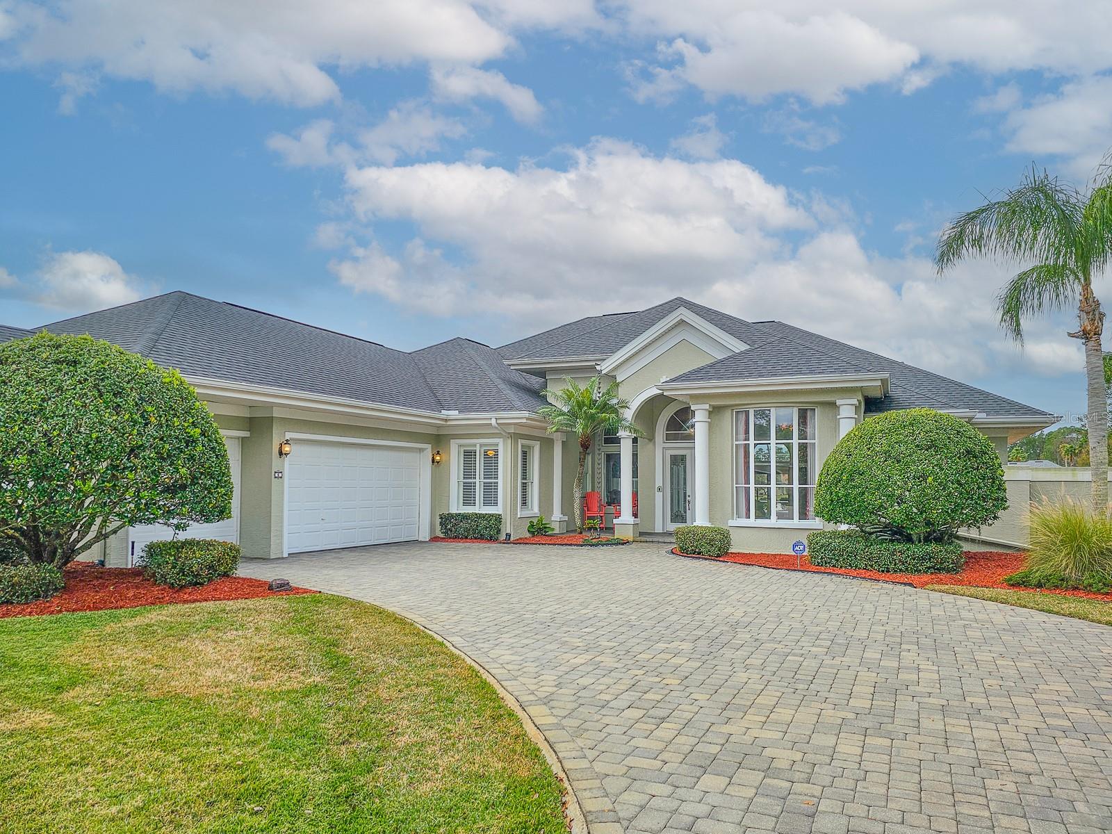 6 LAKESIDE PL E