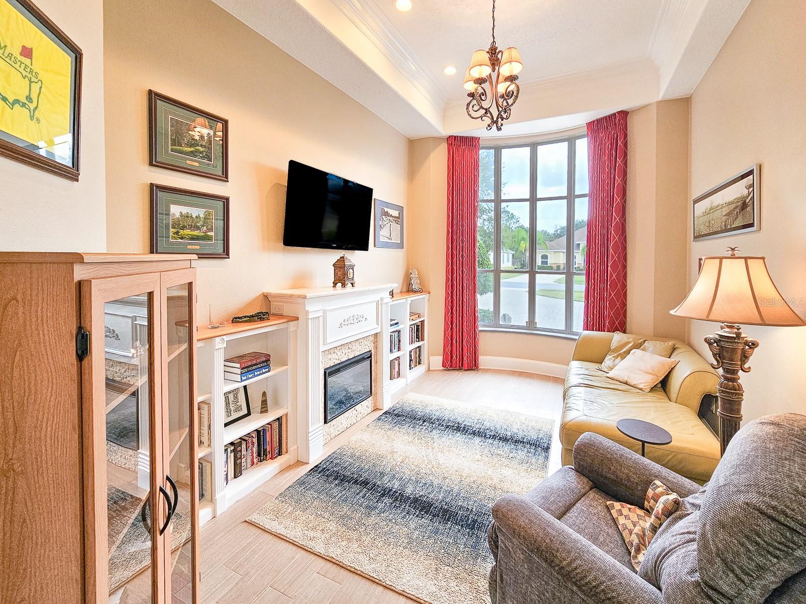 6 LAKESIDE PL E