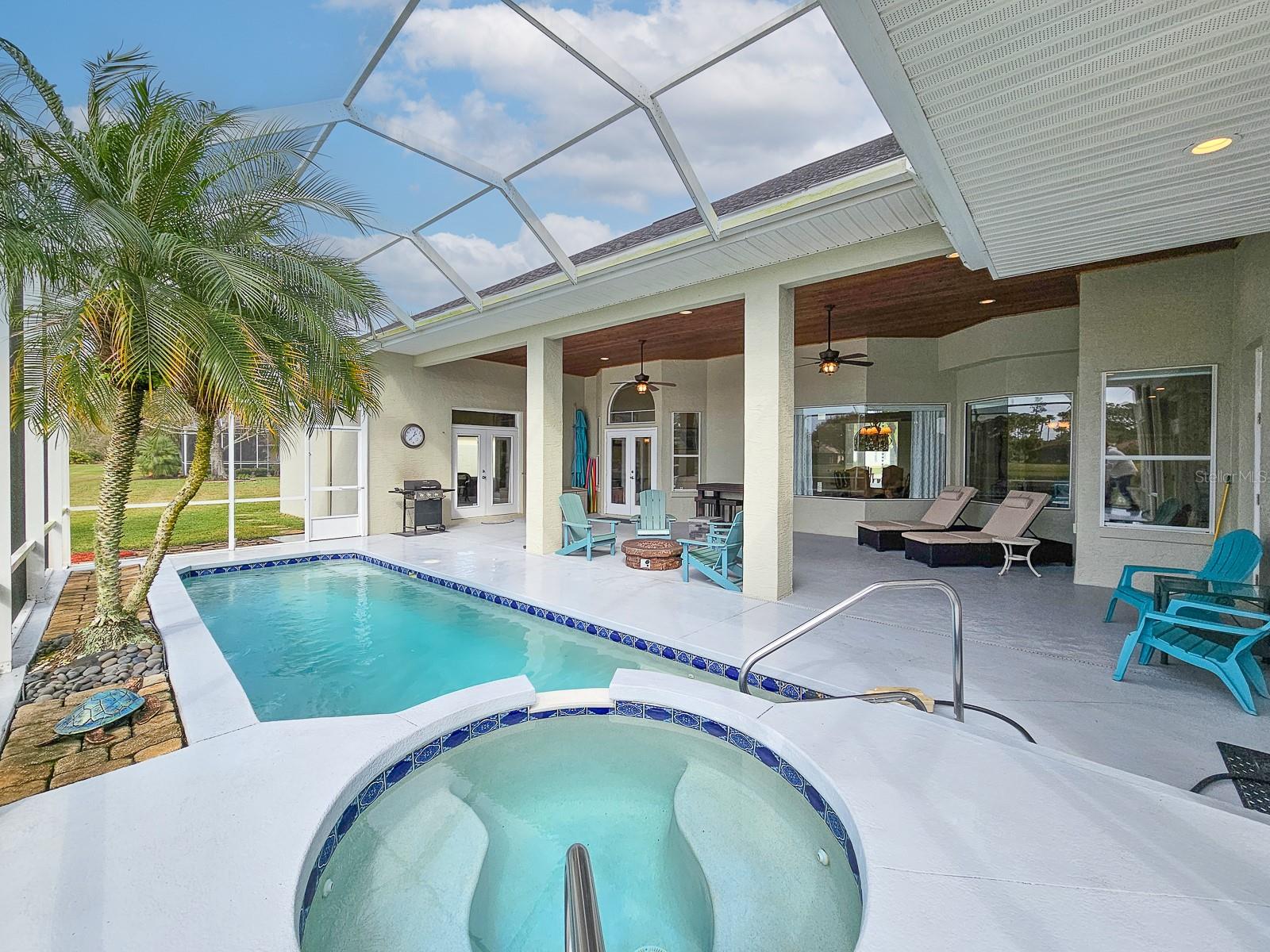 6 LAKESIDE PL E